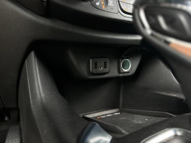 used 2022 Chevrolet Traverse car, priced at $28,500
