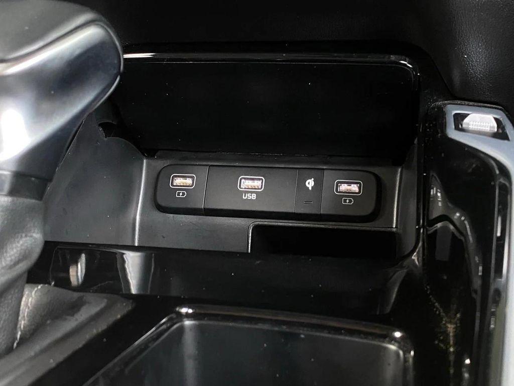 used 2023 Kia Sorento car, priced at $30,566