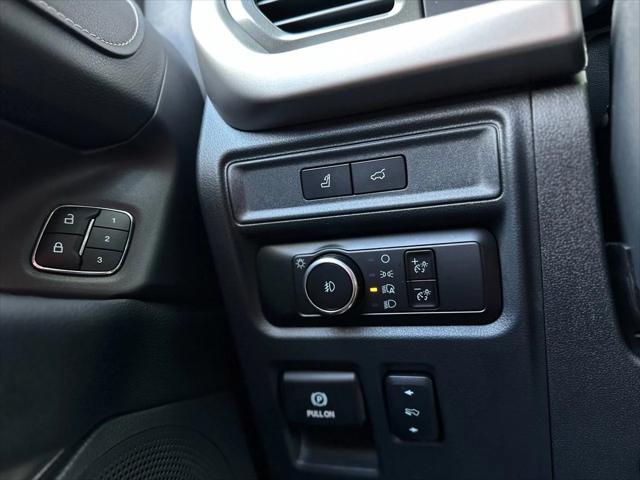 used 2024 Ford Expedition car, priced at $54,219