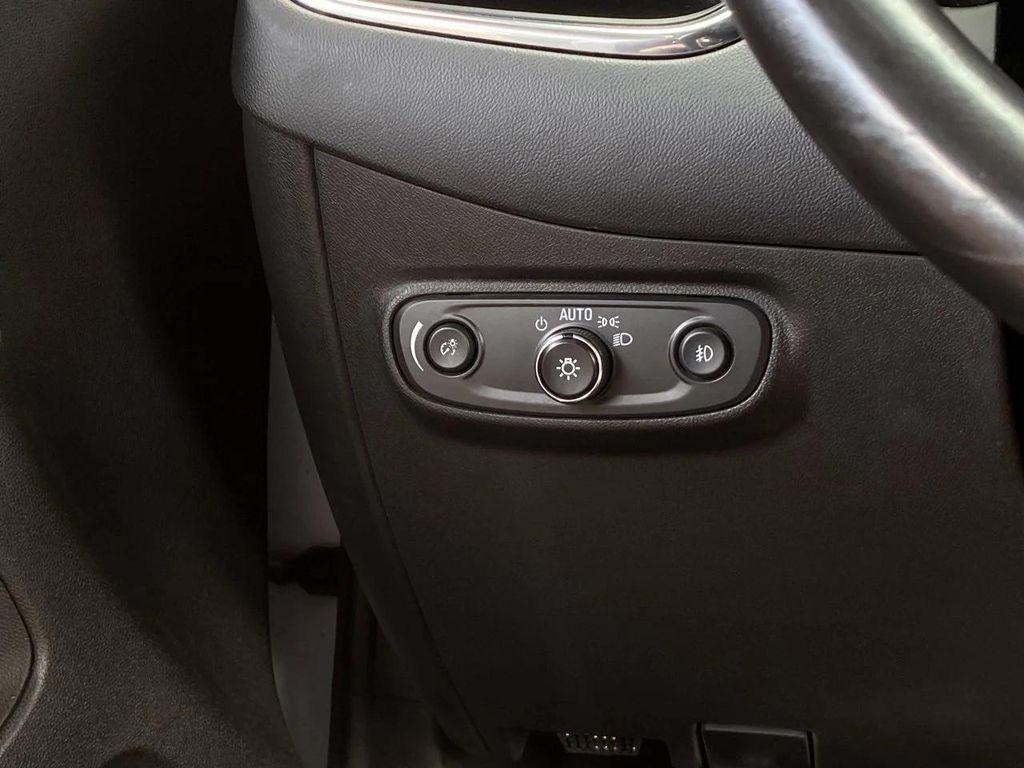 used 2021 Chevrolet Equinox car, priced at $9,995