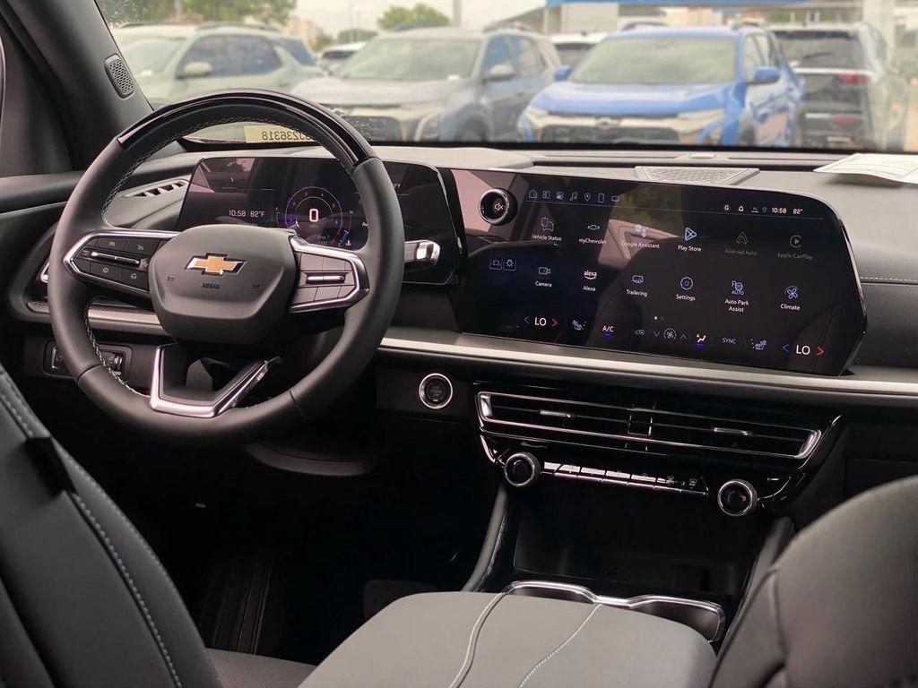new 2025 Chevrolet Traverse car, priced at $43,320
