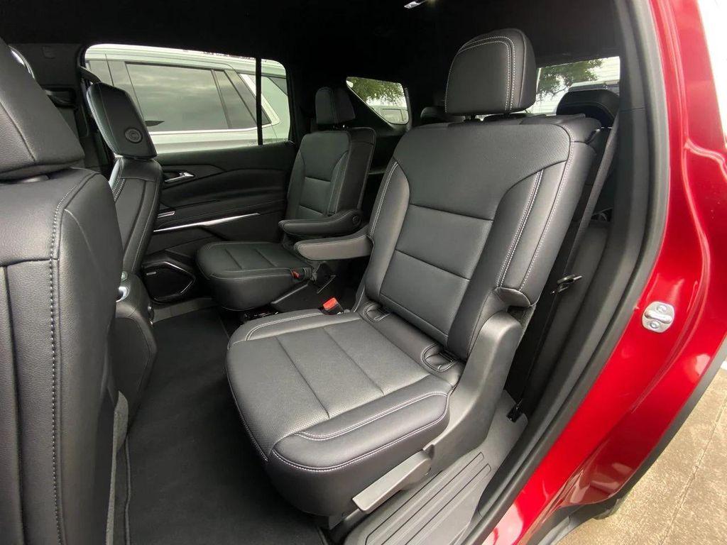 new 2025 Chevrolet Traverse car, priced at $43,320
