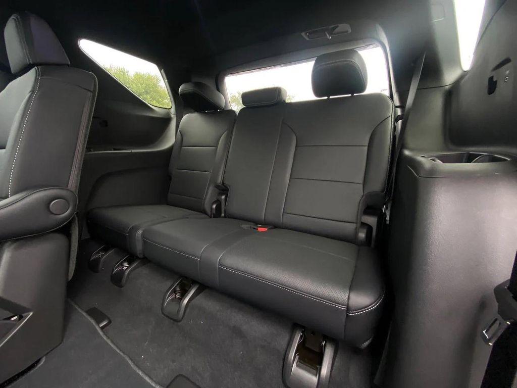 new 2025 Chevrolet Traverse car, priced at $43,320