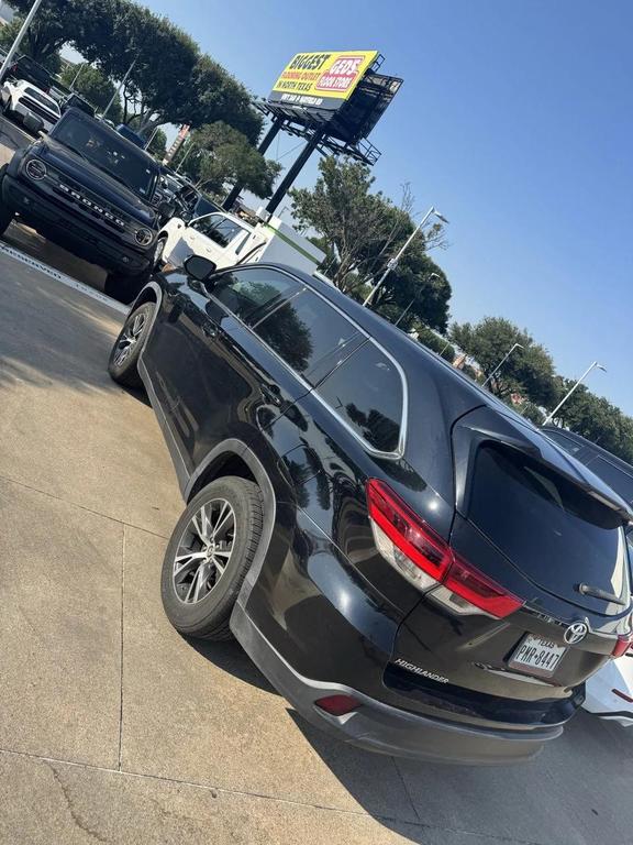 used 2019 Toyota Highlander car, priced at $22,131
