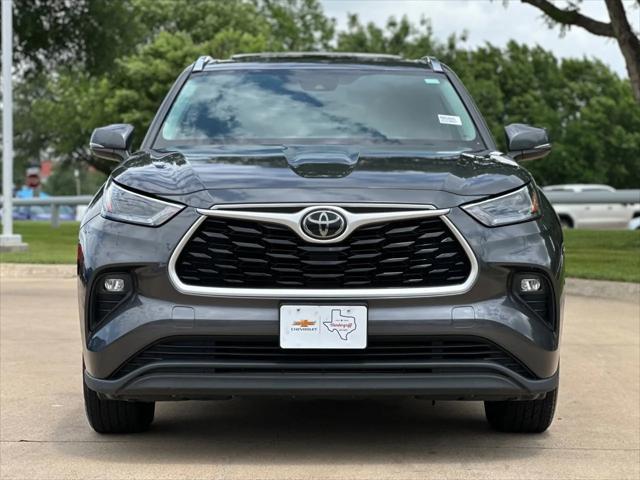 used 2021 Toyota Highlander car, priced at $29,988