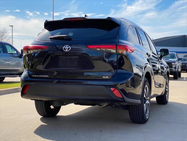 used 2023 Toyota Highlander car, priced at $34,998