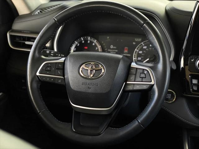 used 2023 Toyota Highlander car, priced at $34,998