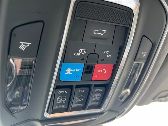 used 2022 Jeep Grand Cherokee car, priced at $32,990