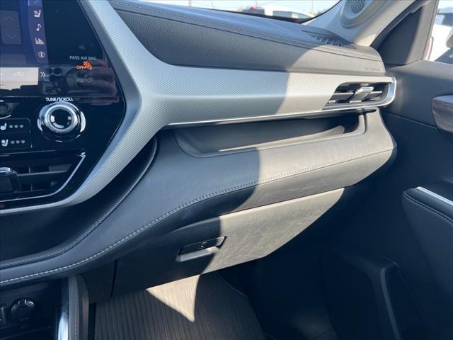 used 2021 Toyota Highlander Hybrid car, priced at $41,990