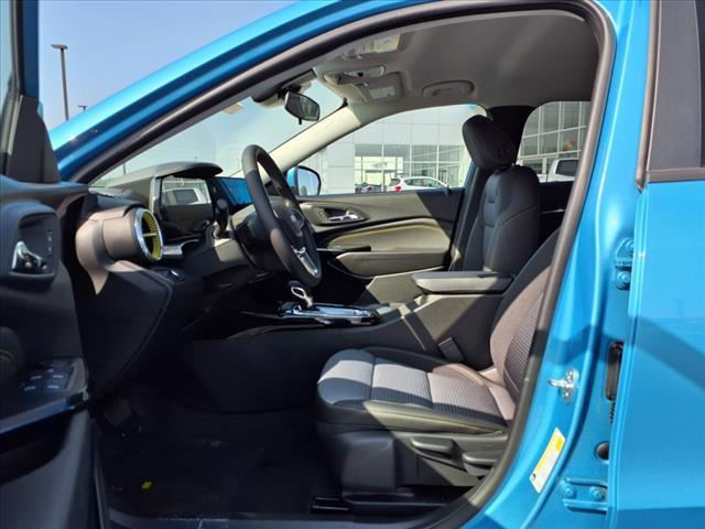 new 2025 Chevrolet Trax car, priced at $24,335