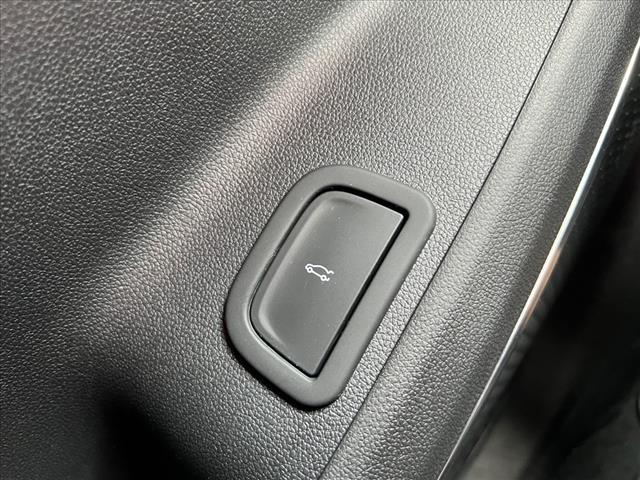 used 2024 Chevrolet Traverse car, priced at $57,890