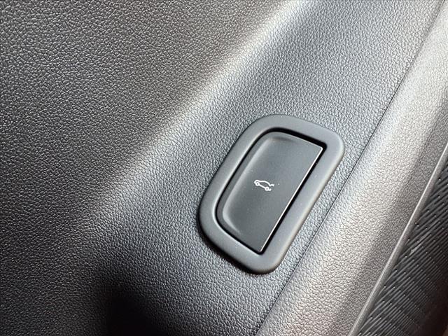 new 2026 Chevrolet Traverse car, priced at $42,420