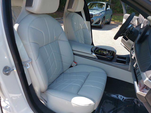 new 2025 BMW 760 car, priced at $137,385