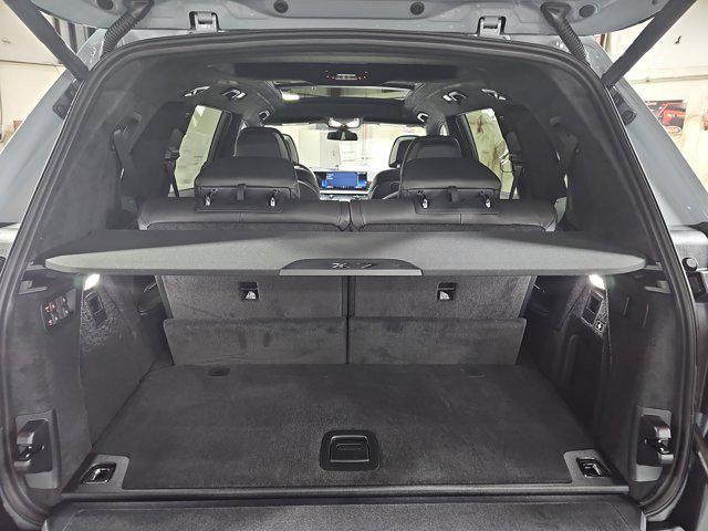 new 2026 BMW X7 car, priced at $101,845