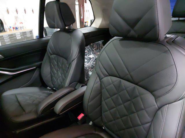 new 2026 BMW X7 car, priced at $96,295