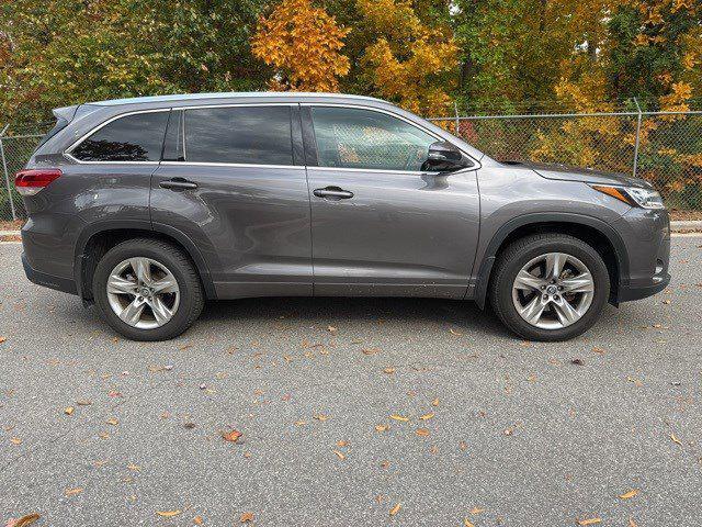 used 2017 Toyota Highlander car, priced at $24,872