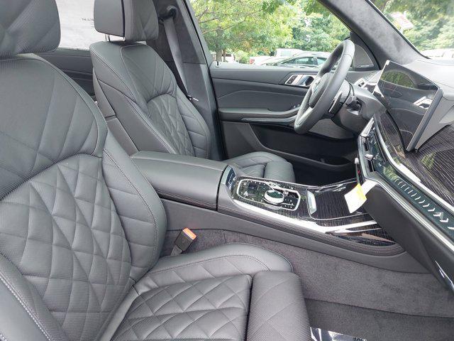 new 2026 BMW X7 car, priced at $98,685