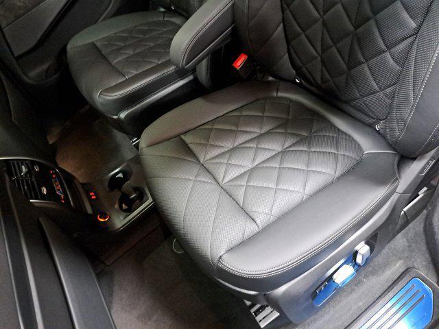 new 2025 BMW X7 car, priced at $96,465
