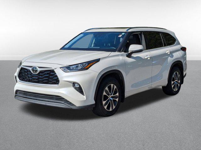 used 2020 Toyota Highlander car, priced at $29,382