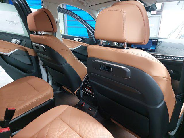 new 2026 BMW X7 car, priced at $92,605