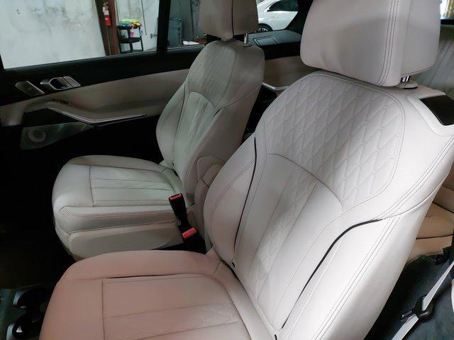 new 2026 BMW X7 car, priced at $124,725