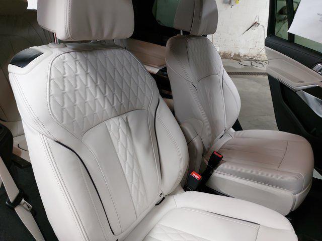 new 2026 BMW X7 car, priced at $124,725