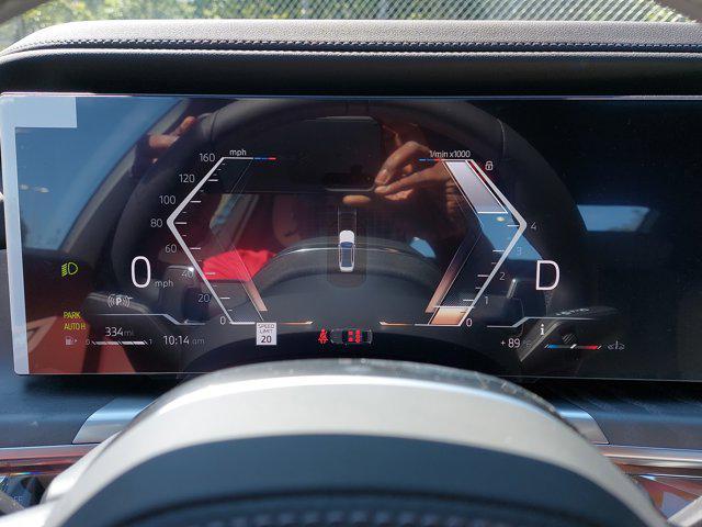 new 2025 BMW 760 car, priced at $140,285