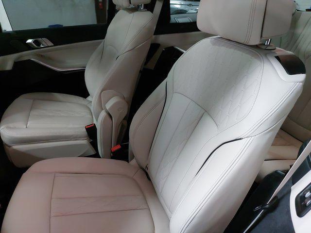 new 2026 BMW X7 car, priced at $101,675