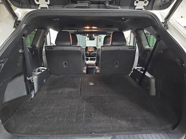 used 2021 Toyota Highlander car, priced at $33,482