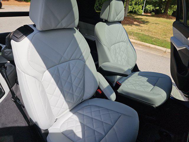 new 2026 BMW X7 car, priced at $94,335
