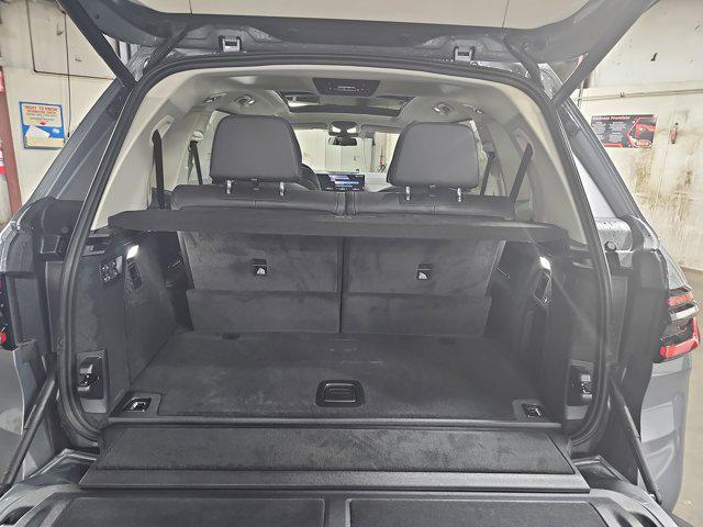new 2026 BMW X7 car, priced at $95,835