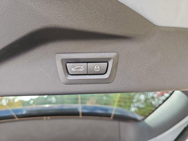 new 2026 BMW X7 car, priced at $98,885