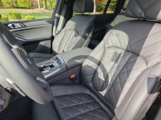 new 2026 BMW X7 car, priced at $98,885