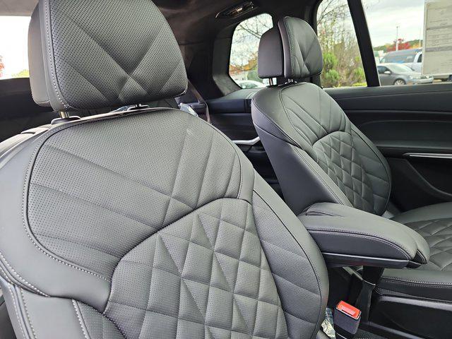 new 2026 BMW X7 car, priced at $98,885