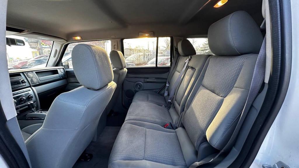 used 2007 Jeep Commander car, priced at $5,599