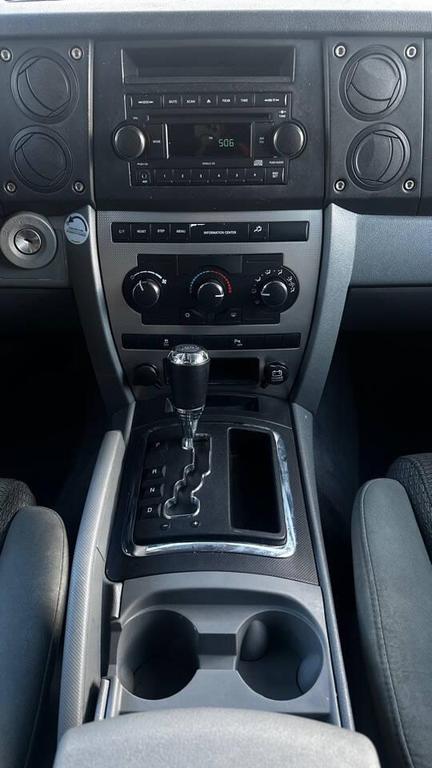 used 2007 Jeep Commander car, priced at $6,200
