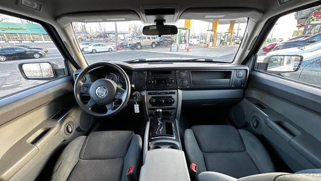 used 2007 Jeep Commander car, priced at $5,599