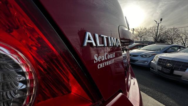 used 2009 Nissan Altima car, priced at $5,600