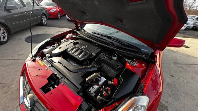 used 2009 Nissan Altima car, priced at $5,600