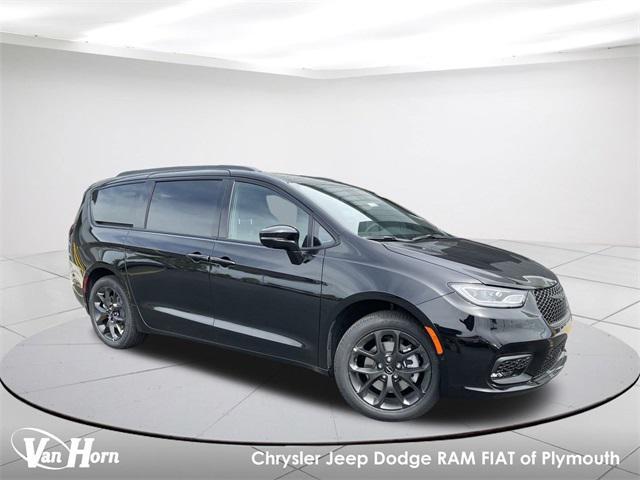 new 2024 Chrysler Pacifica car, priced at $41,322