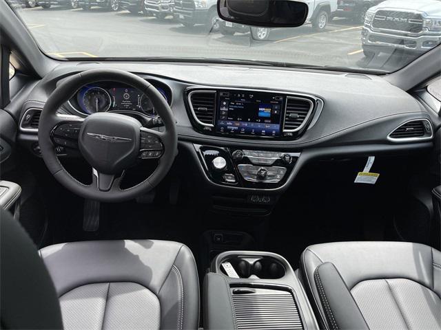 new 2024 Chrysler Pacifica car, priced at $41,322