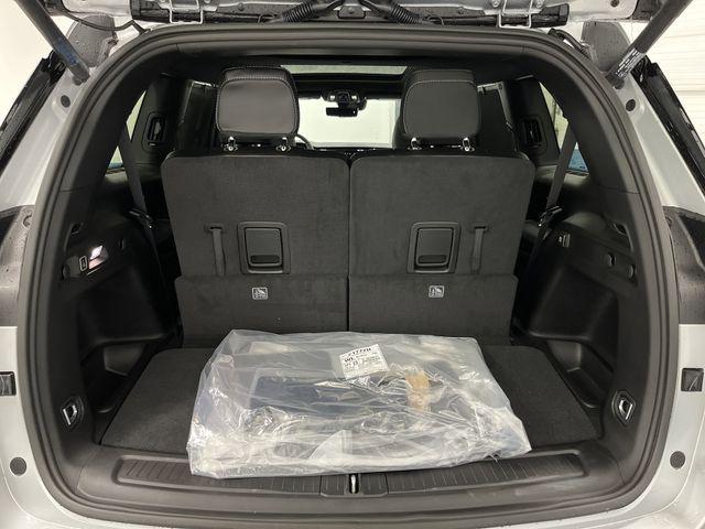 new 2025 Jeep Grand Cherokee L car, priced at $50,592