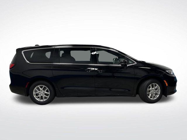 new 2026 Chrysler Pacifica car, priced at $42,445