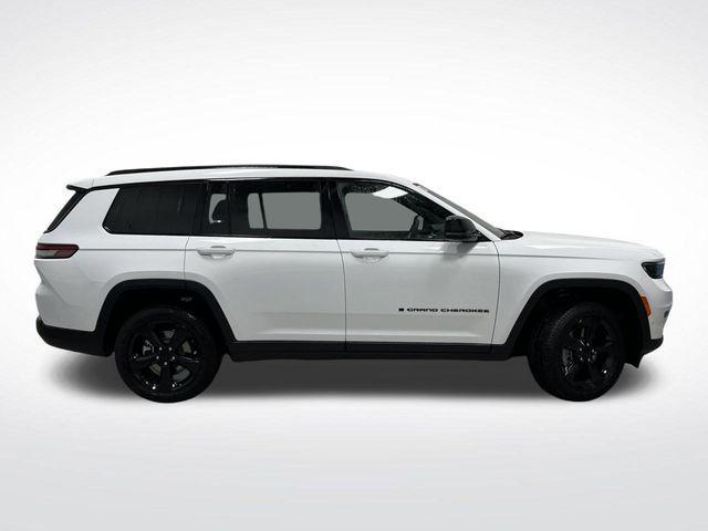 new 2025 Jeep Grand Cherokee L car, priced at $50,074