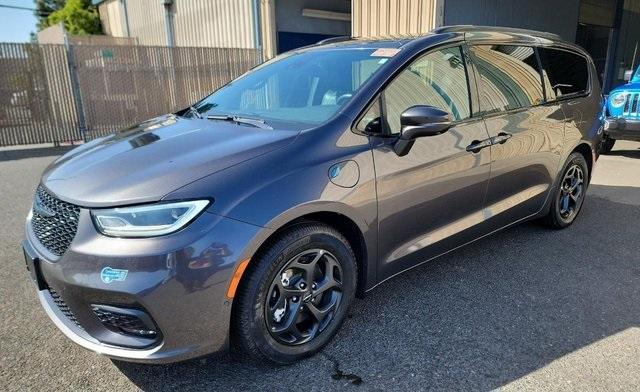used 2021 Chrysler Pacifica Hybrid car, priced at $32,319