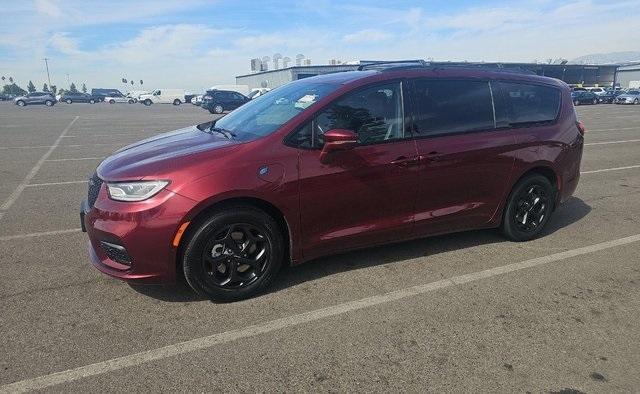used 2021 Chrysler Pacifica Hybrid car, priced at $34,591
