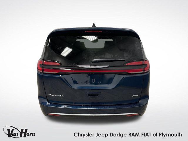 new 2025 Chrysler Pacifica car, priced at $43,886