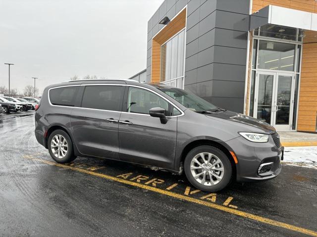 used 2021 Chrysler Pacifica car, priced at $27,505