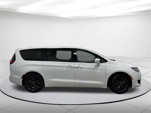 used 2019 Chrysler Pacifica car, priced at $17,405