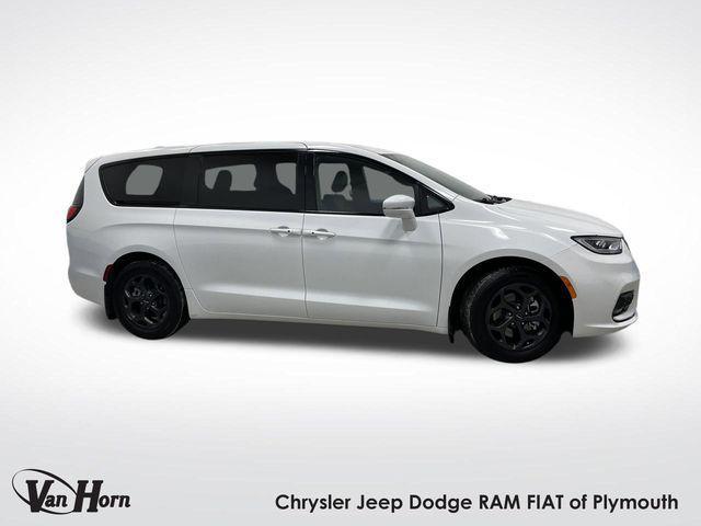 used 2022 Chrysler Pacifica Hybrid car, priced at $27,500